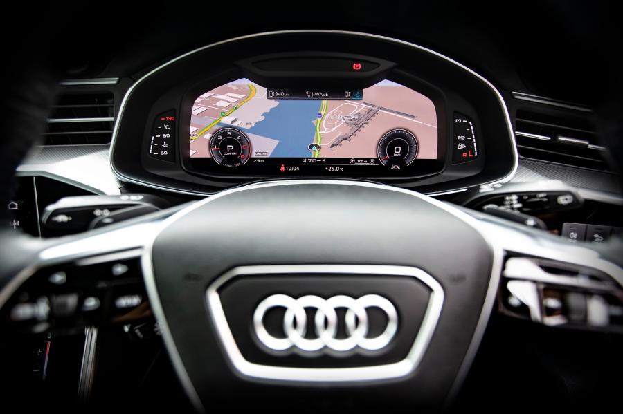 Панель приборов Audi A6 40 TDI Avant (C8) 2019 года  (JP) (фото 3 из 18)